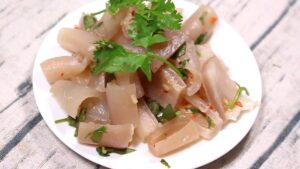 Da heo ngâm chua ngọt