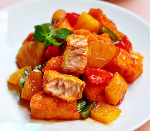 Lườn cá hồi sốt cà chua
