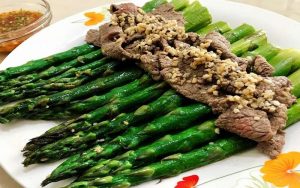 thịt bò xào măng tây ava